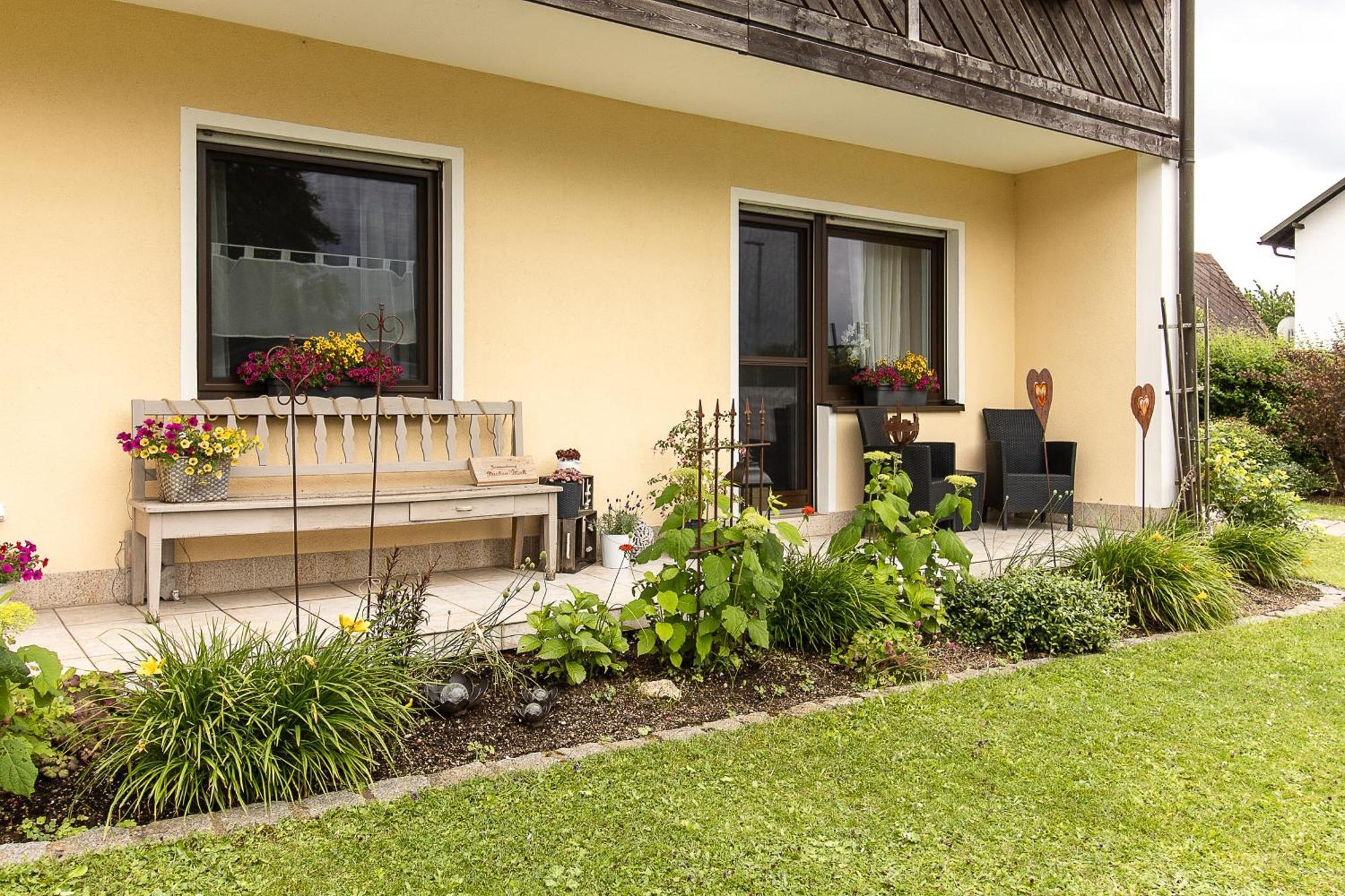 Buchen Blick - Ruhige Moderne Ferienwohnung 82Qm. Fichtelberg Buitenkant foto